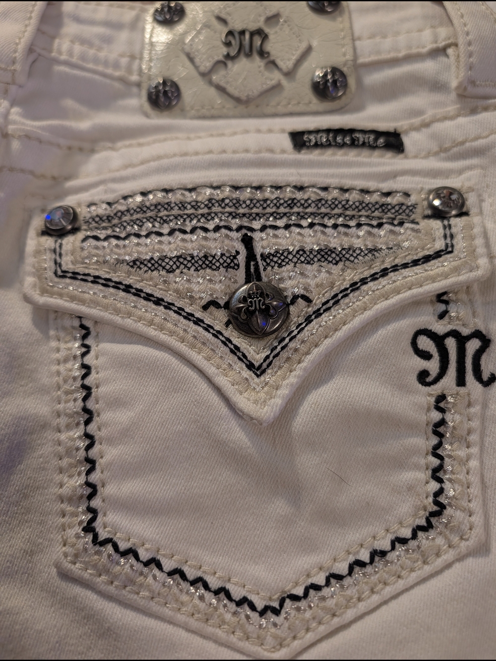Miss Me White Embroidered Pocket Women’s Jeans